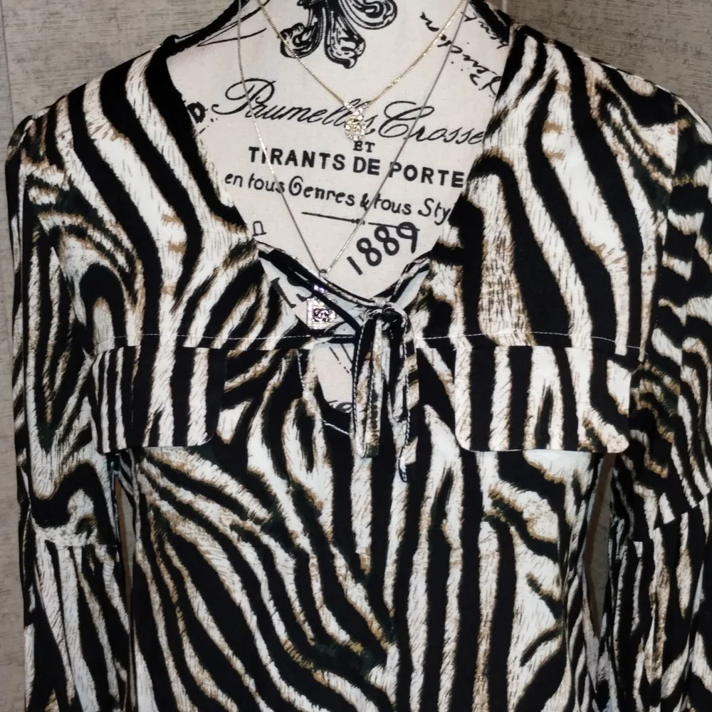 EUC Women's Fate Blouse - Picture 4 of 16